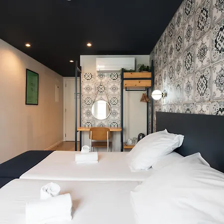 אכסניה The House Baixa