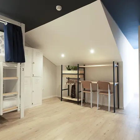 Vandrarhem The House Baixa