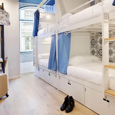 The House Baixa Hostel *